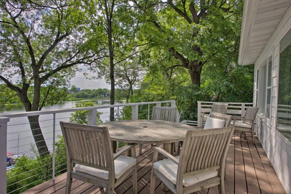 Cozy Plymouth Cottage with Medicine Lake View!
